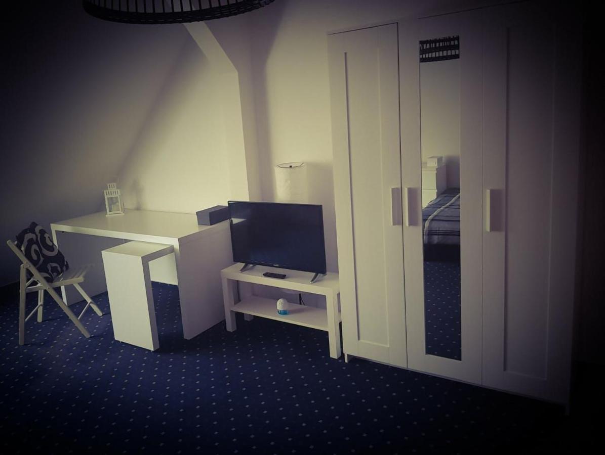 6 Bedroom Private Apartment & Lounge Rostock Exterior foto