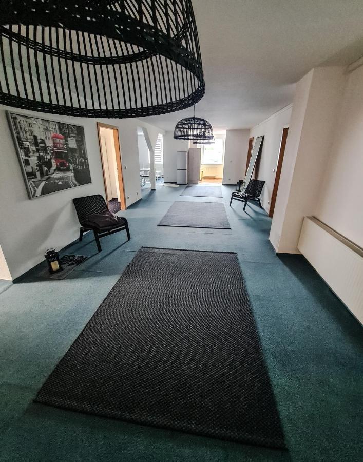 6 Bedroom Private Apartment & Lounge Rostock Exterior foto